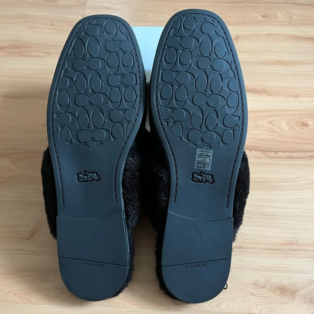 Coach Sherpa Flat Mule In Signature
Suede#CCX65 Women 9.0 US - Picture 9 of 9